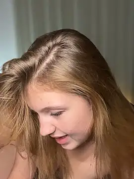 Emaline_Fane's cam snapshot