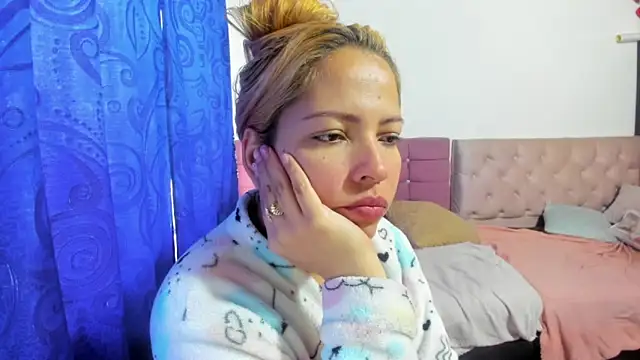 LITTLEKITTY19 live sex cam