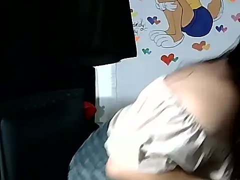 Emacollins_'s cam snapshot