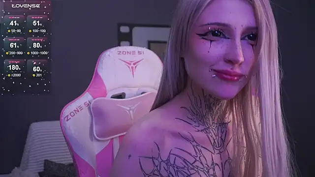 fraulein_mooon's cam snapshot