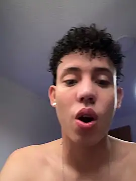 yoursexyjose live sex cam