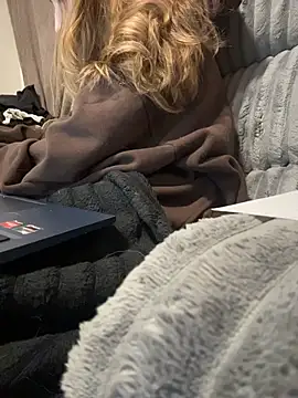 SeccySerena's cam snapshot