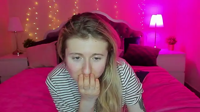 CamillaDreamer's cam snapshot