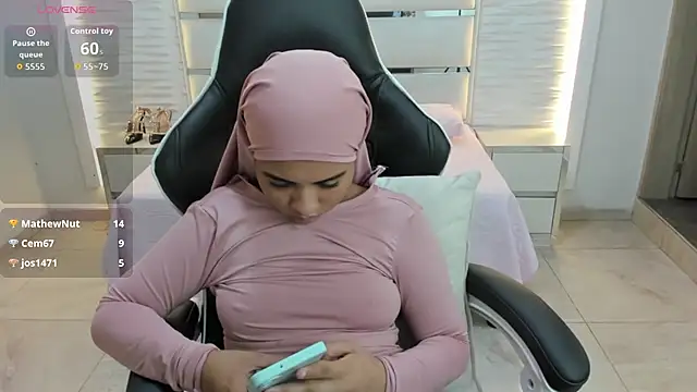 Aini_persa's cam snapshot