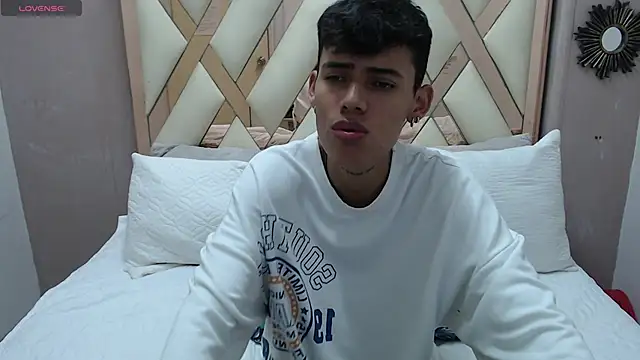 Astaroth_Grigori live sex cam