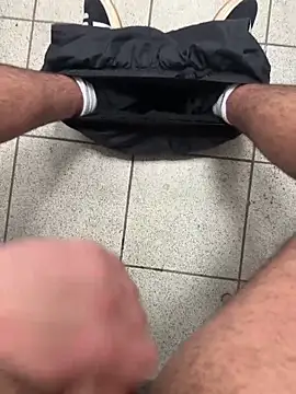 BIGDICK111000 live sex cam