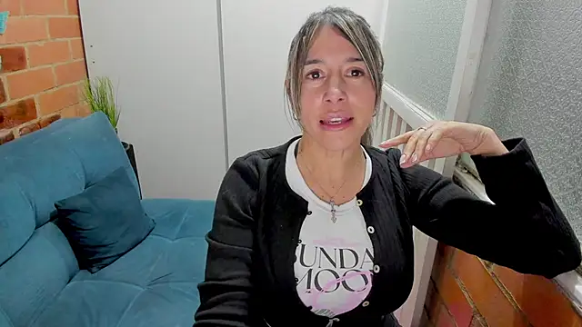 Penelope47's cam snapshot