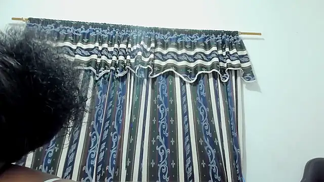 lilybaudyn_'s cam snapshot