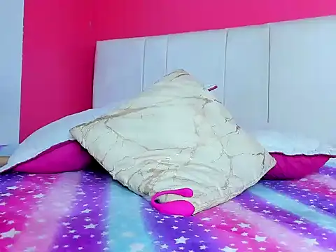 Minibombom's cam snapshot