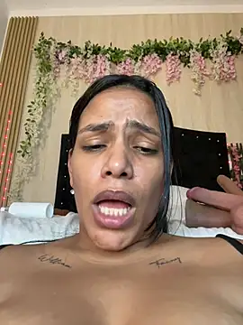 ArielleMillerr-'s cam snapshot