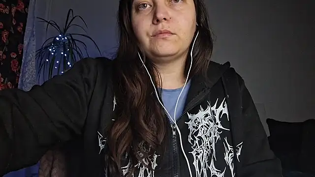 Cyndee_Winter's cam snapshot