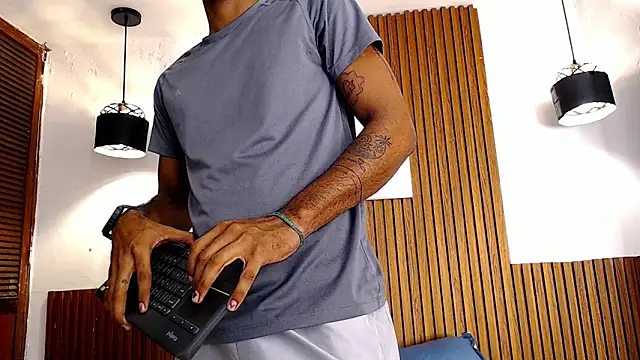 Darwin_mayo live sex cam