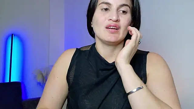 lizdevine's cam snapshot