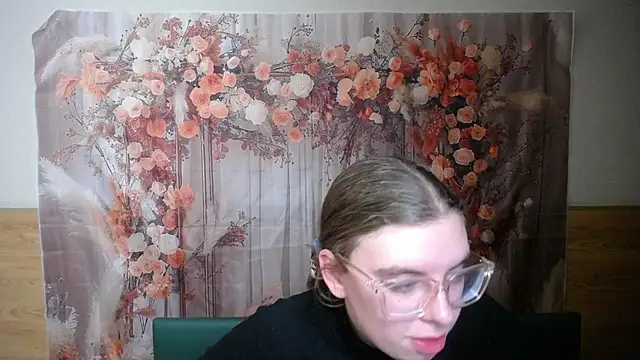 MaryCholls's cam snapshot