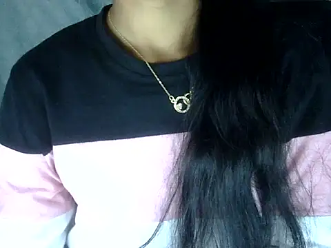 Khushi_v's cam snapshot