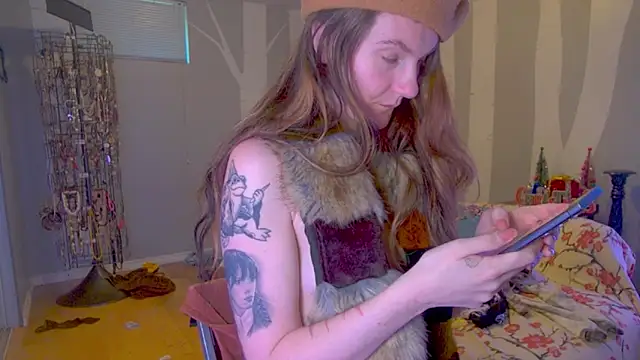 YourFavCanadianMILF's cam snapshot