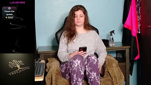 TreeJeanne's cam snapshot