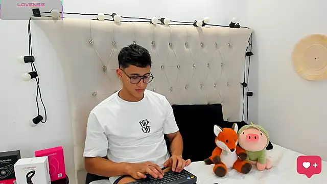 SalvadorFit live sex cam