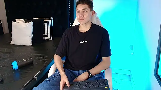 LoganFoster_ live sex cam