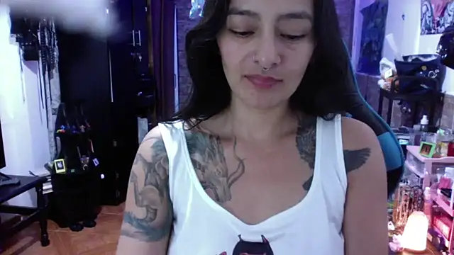 AngelaQueen_'s cam snapshot