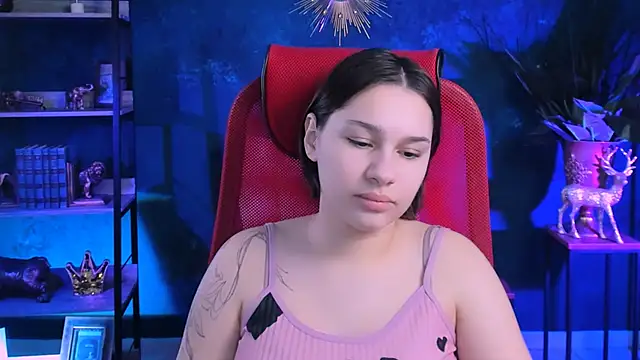 KimClarks_'s cam snapshot