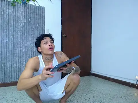 Dogan_Renzo0's cam snapshot