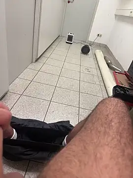 BIGDICK111000 live sex cam