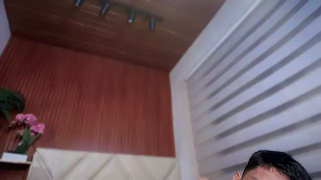 TheBoyAboveYou live sex cam