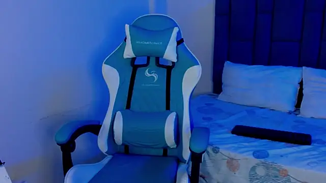 Sammy_bluee_19's cam snapshot