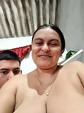 Horny-Mommy-Dirty's cam snapshot