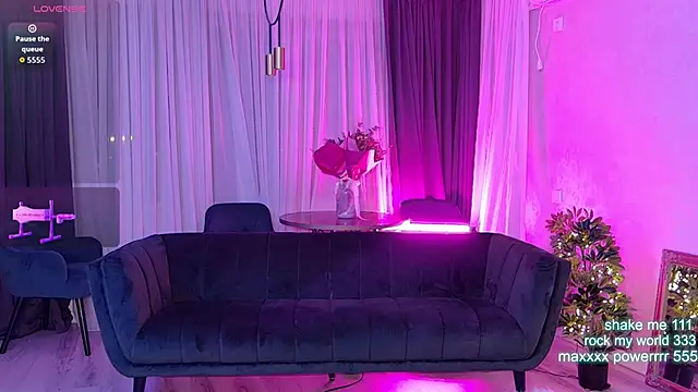 CutiePie69__ live sex cam