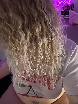 CurvyAnonymousGirl89 live sex cam