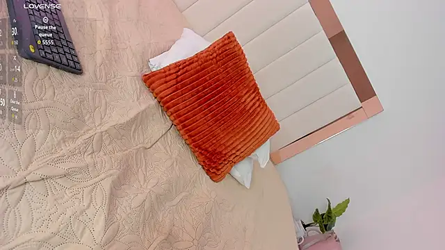 Doll_Isa_ live sex cam