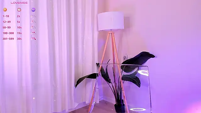 MilliMouse live sex cam