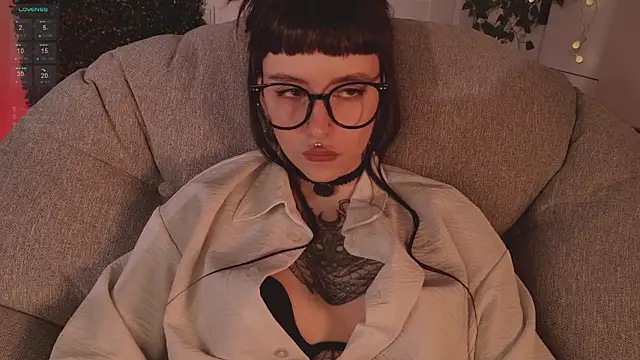 MichaellaMoon live sex cam