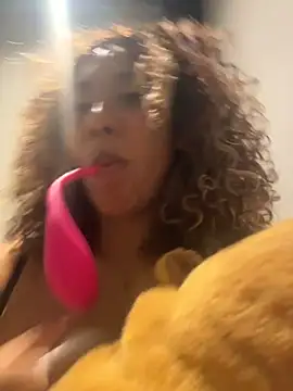 lauraltt live sex cam