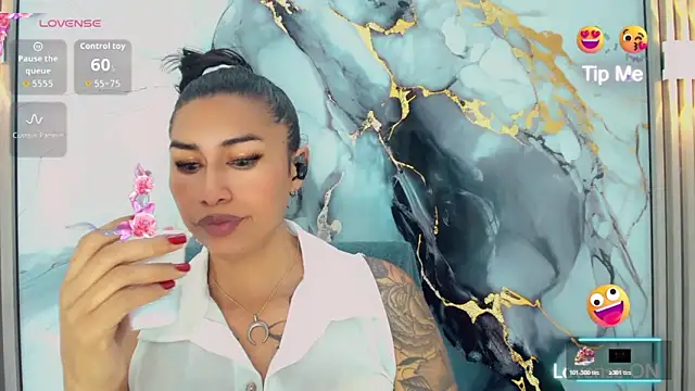 khiara_moretti live sex cam