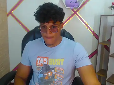 joe_moore_'s cam snapshot