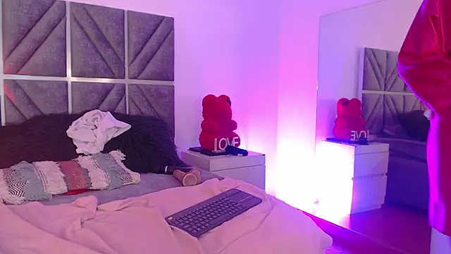 Laura_Dicardy's cam snapshot