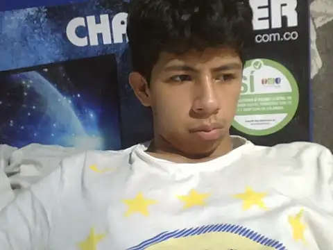 Carlos_Albert02's cam snapshot