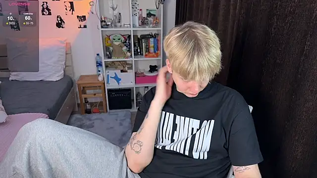 olivertasty's cam snapshot