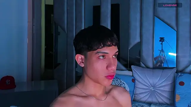 Sebax_Young live sex cam