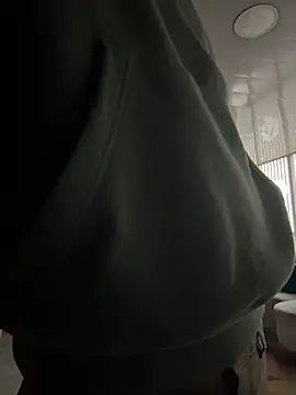 AdrianRinaldi live sex cam