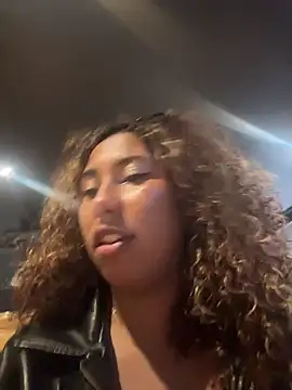 lauraltt live sex cam