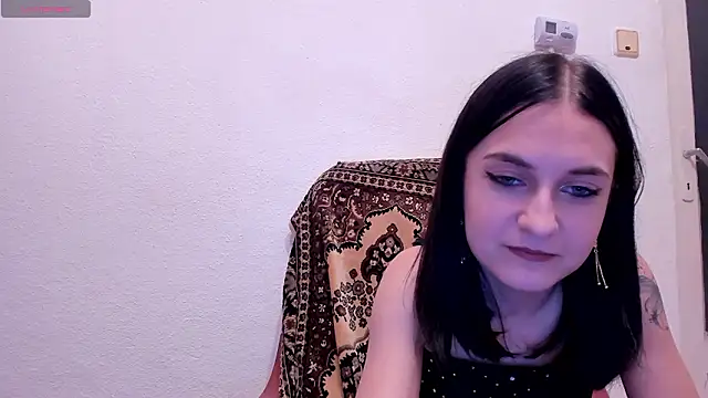 MiaAndMike_'s cam snapshot