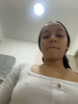 Brunettecollins05's cam snapshot