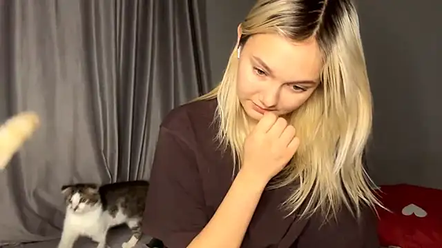 new_wave_chloe's cam snapshot