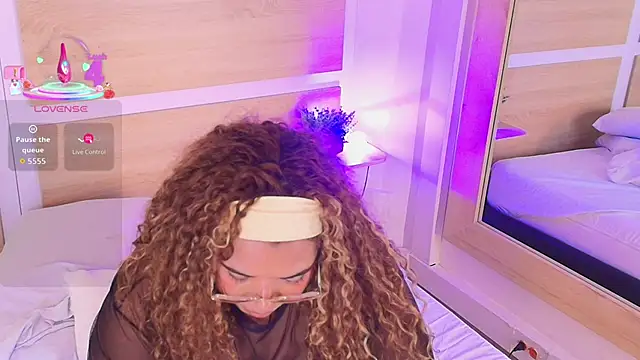 _nickypurple_'s cam snapshot