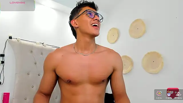 SalvadorFit live sex cam