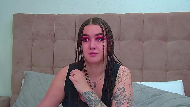 ChristinaMilton live sex cam